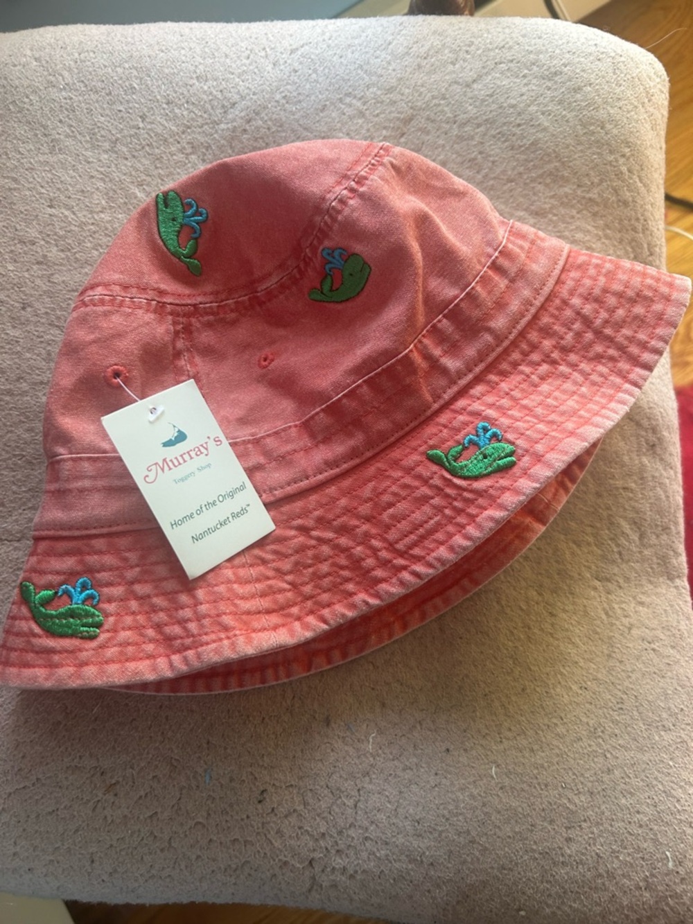 Murray’s Toggery Shop Orignal Nantucket Reds Whale Critter Bucket Hat - Picture 2 of 6